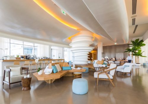 2017_nikkibeach1_base